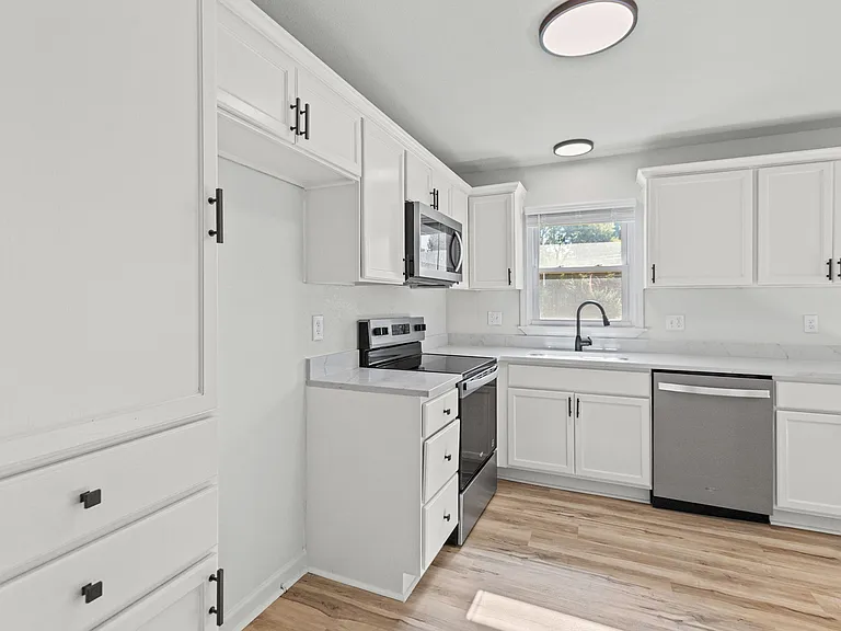 16209 Speaker Ave — Photo 7