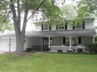 2322 Forest Valley Dr, Fort Wayne, IN 46815
