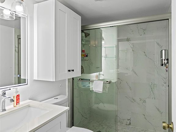 5th image of 22940 Oxford Pl APT C