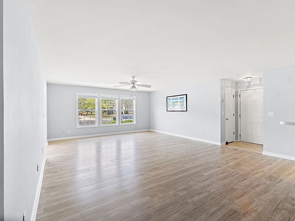 5th image of 120 Veranda Way #B