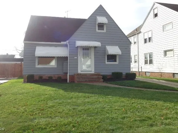 6029 Snow Rd, Parma, OH 44129