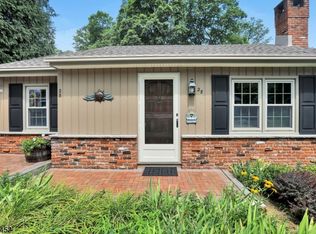 28 Lenape Ln, Oakland, NJ 07436