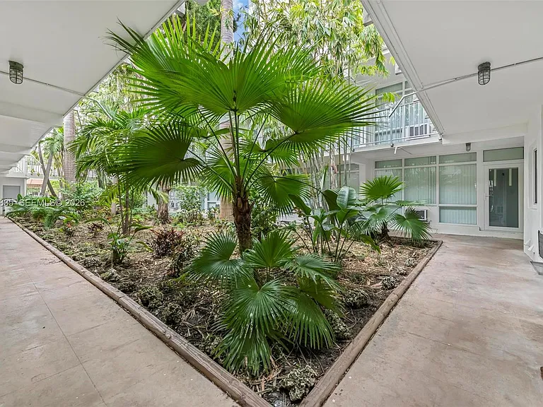 1850 Meridian Ave #9 — Photo 9