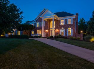 1008 Greystone Manor Pkwy, Chesterfield, MO 63005