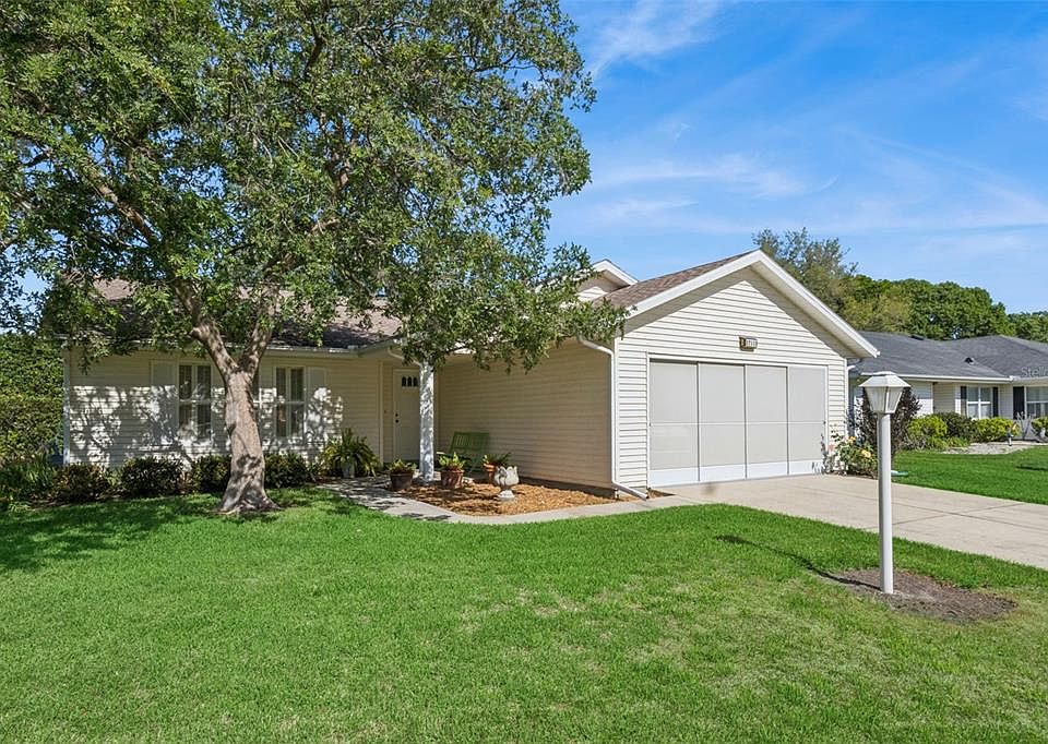 1st image of 27110 Racquet Cir