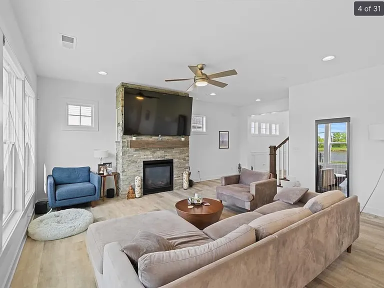 2460 Krauss Ct — Photo 2