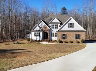 7905 Kaleigh Ct, Browns Summit, NC 27214