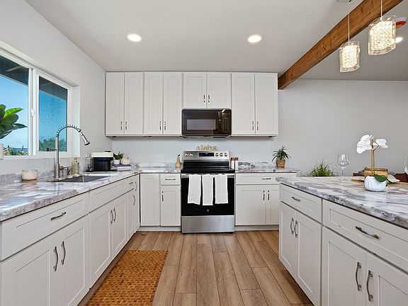 3rd image of 180 Hoomoku St