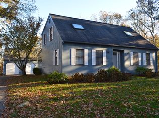48 Meadow View Rd, Oak Bluffs, MA 02557