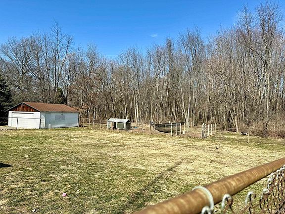 5th image of 54244 Faye Dr
