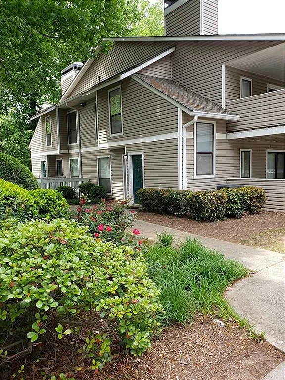 2 bed, 2.0 bath, 1323 sqft, $1,700 — Photo 1