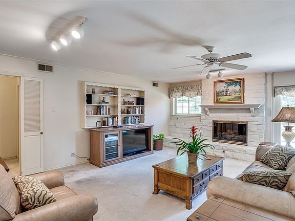 2nd image of 4126 Courtshire Dr