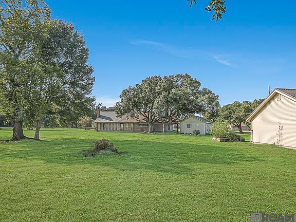 5th image of 36106 Ridge Rd