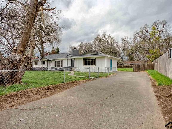 3rd image of 3154 Lakewood Dr