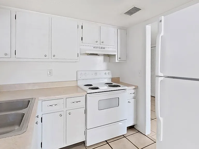 111 N Lady Mary Dr #2 — Photo 2