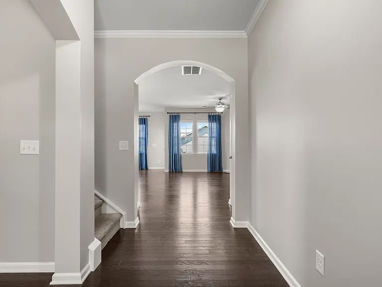 5009 Glenellen Way — Photo 2