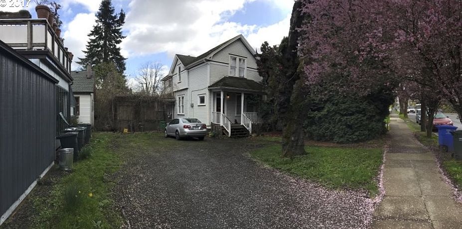 2nd image of 3624 SE Milwaukie Ave