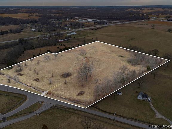 2nd image of 702 W Becks Mill Road