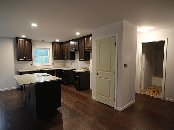 4th image of 106 Mansfield Dr