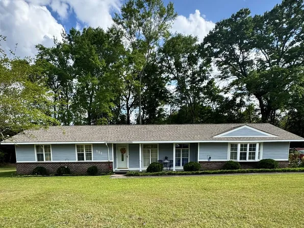 904 Circleview Dr, Dothan, AL 36301