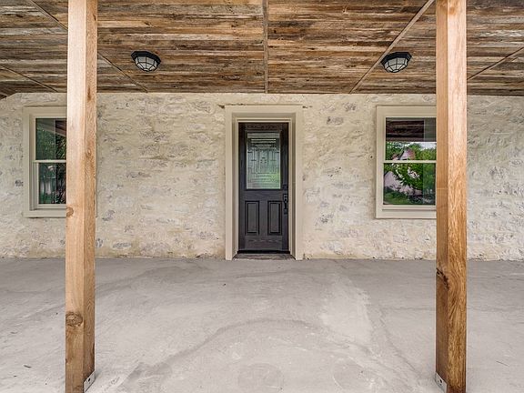 4th image of 312 Petersburg St