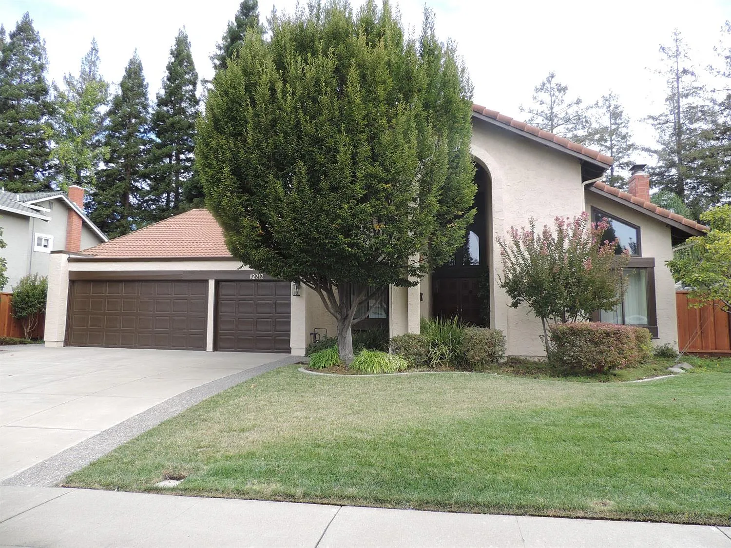 12212 Toluca Dr photo 1
