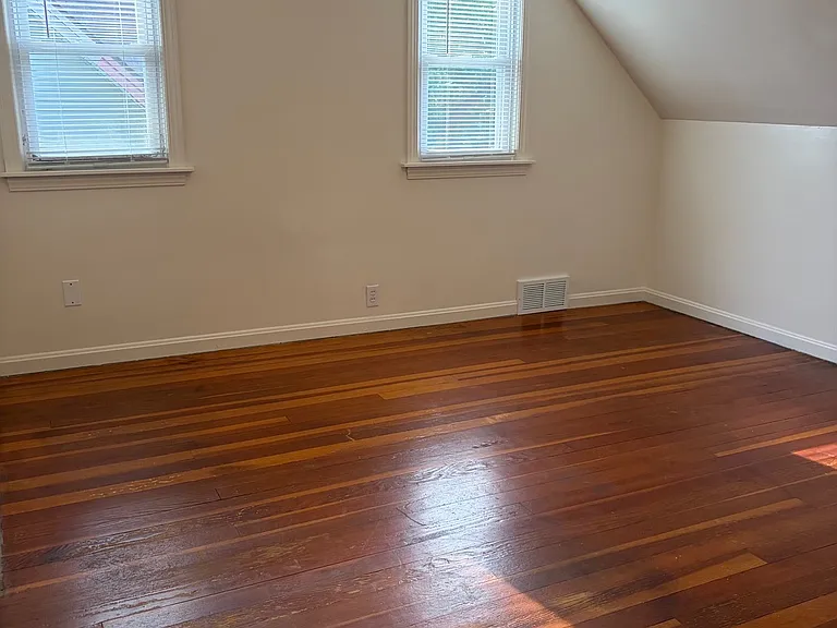 Upstairs bedroom 2