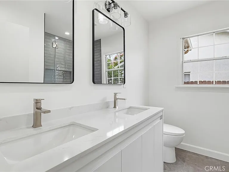 12528 Albers St — Photo 17