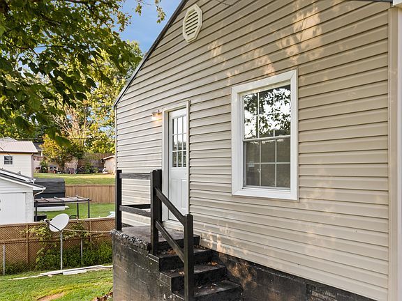 5th image of 2846 Ashley St