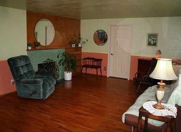 2nd image of 2503 Mt View Ave W