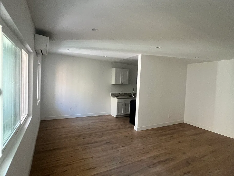 5833 Gregory Ave #7