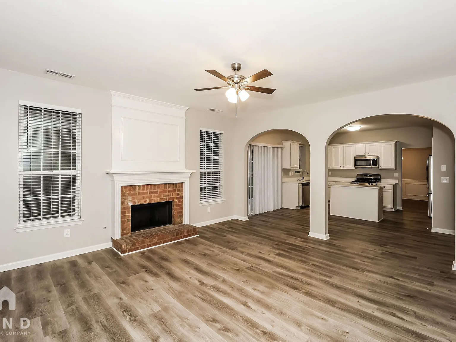 4 bed, 2.5 bath, 1972 sqft, $2,525 — Photo 4