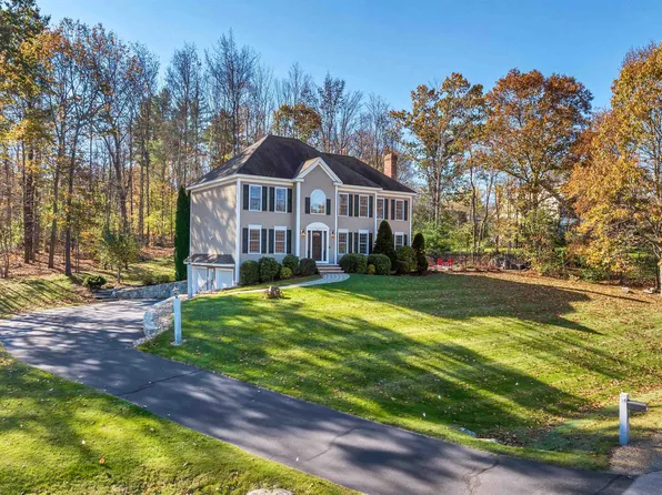 24 Barrett Farm Drive, Greenland, NH 03840