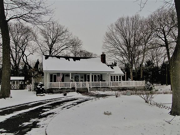2nd image of 79 Moriches Ave