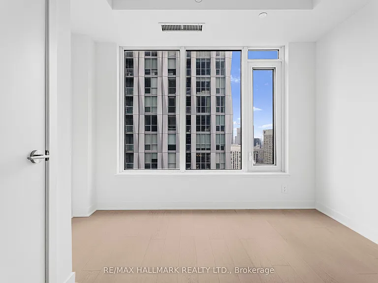 11 Yorkville Ave #3406 — Photo 20