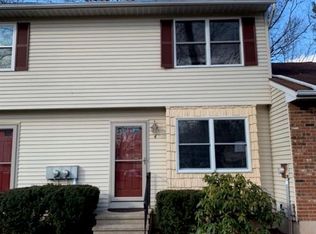 4 Windwood Dr #4, Windsor Locks, CT 06096