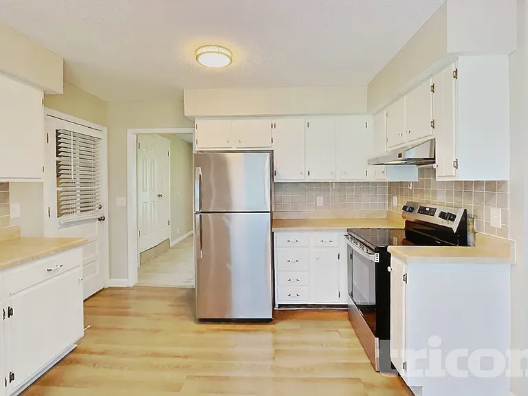1706 Deerrun Rd — Photo 4