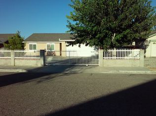 17939 Kendall Cir, Adelanto, CA 92301