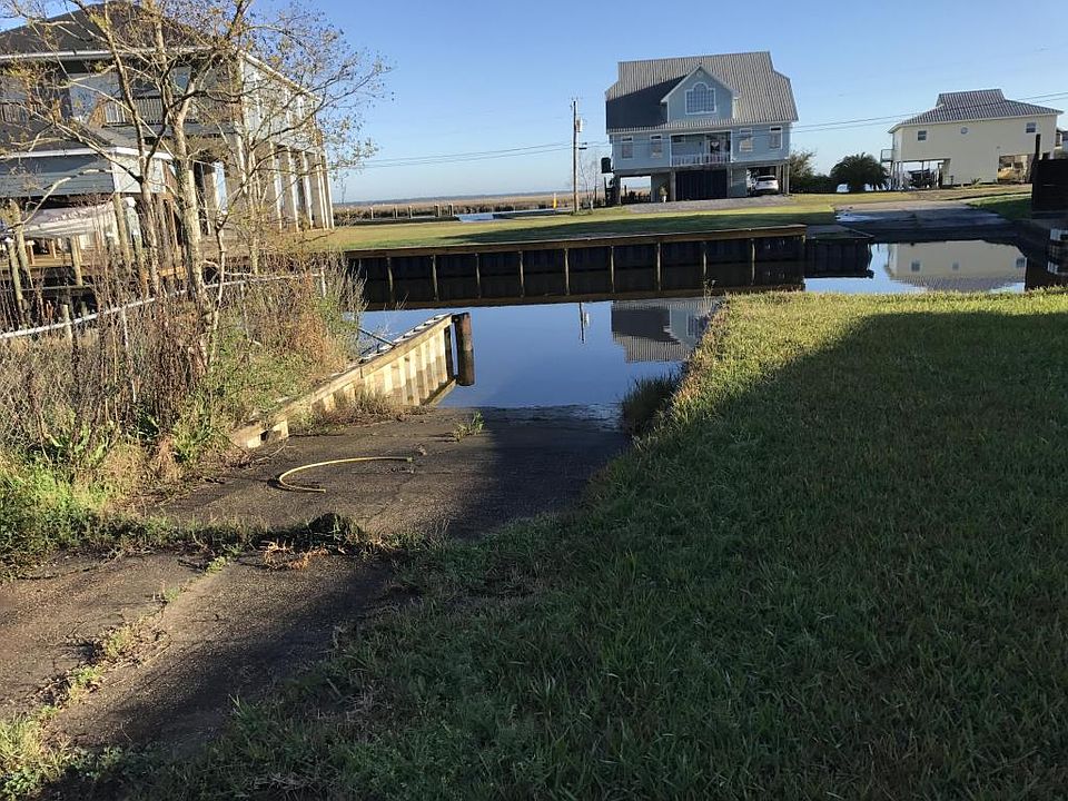 2nd image of 326 Riverview Rd