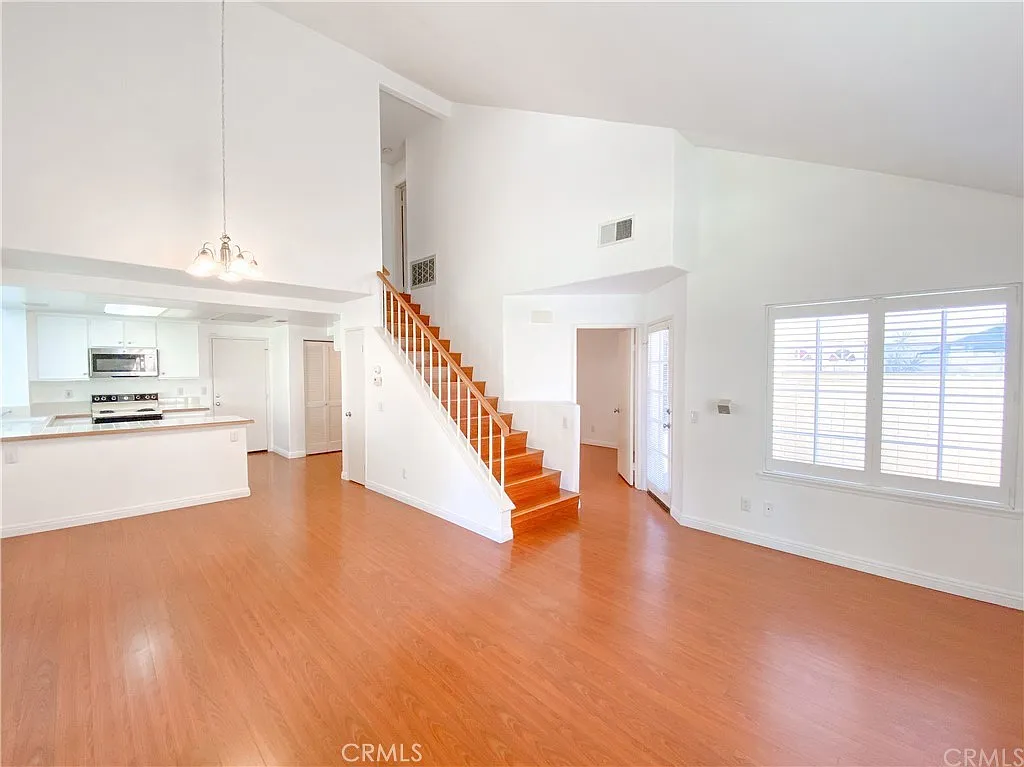 3 bed, 1240 sqft, $4,000 — Photo 3
