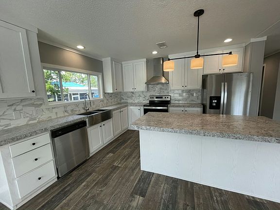 2nd image of 3000 N Tamiami Trl #863ZJY