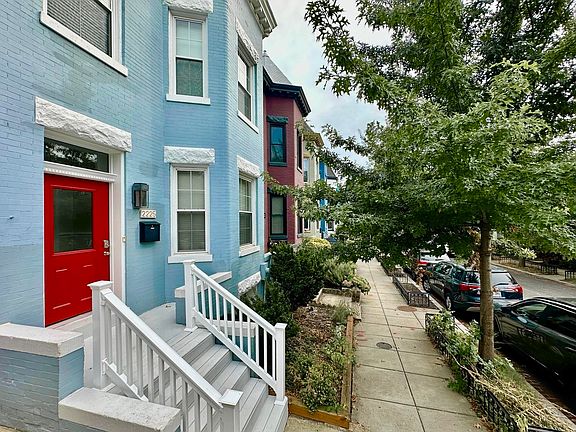 Leafy, quiet, one-way street with abundant parking