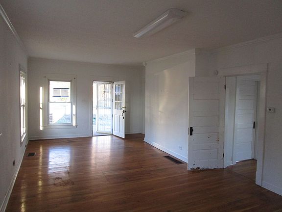 4th image of 328 Turner Ave