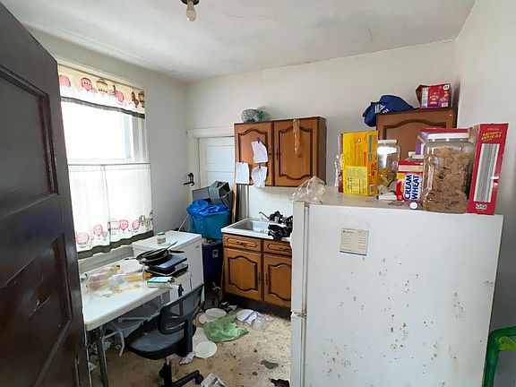4th image of 538 Elkins Ave