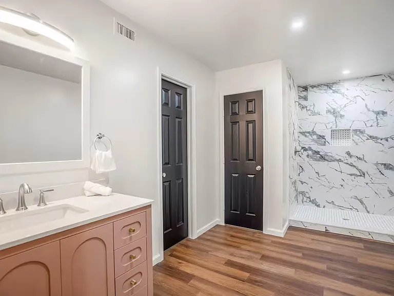 2724 Southmore Blvd — Photo 22