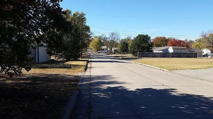 2nd image of 1001 Old Main St