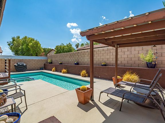 3rd image of 3251 N Sandspring Dr