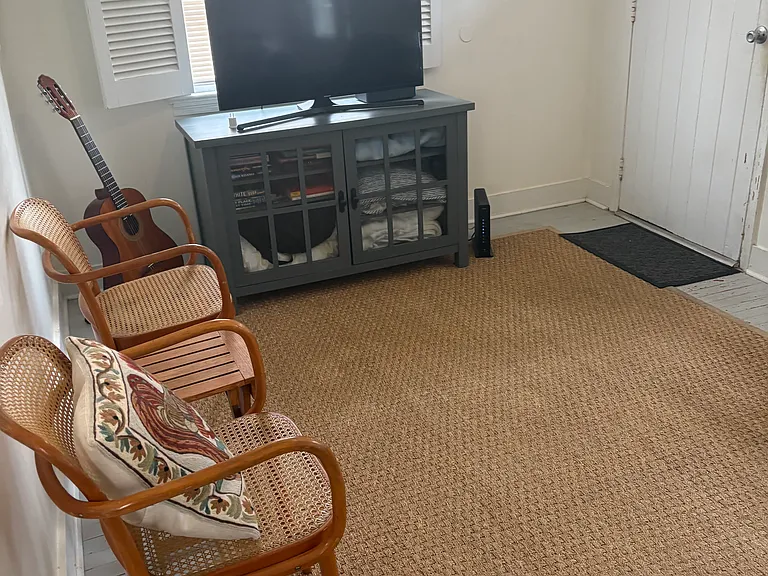 1025 Catherine St — Photo 7