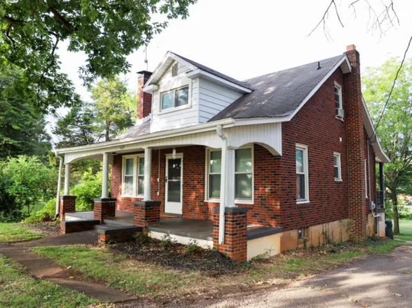 1119 Peaks St, Bedford, VA 24523