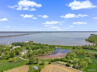21515 4th St, Keyesport, IL 62253